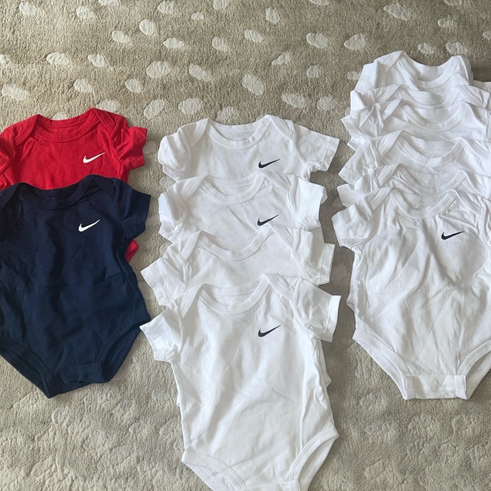 New Nike 3 Months - 12 Onesie Bodysuit